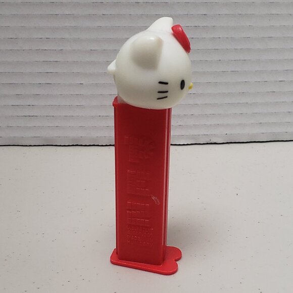 Hello Kitty Pez Dispenser - Picture 6 of 8